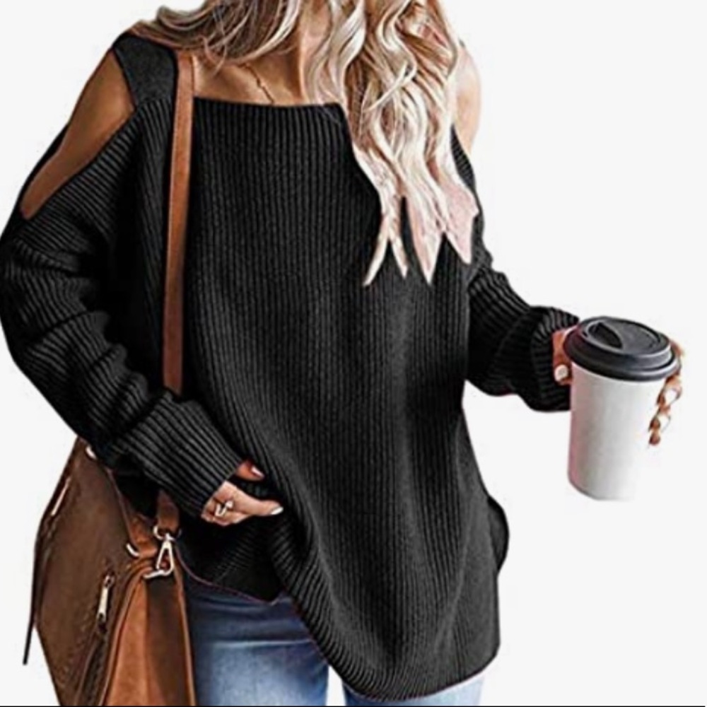 Woman cold shoulder oversized sweater knitted
